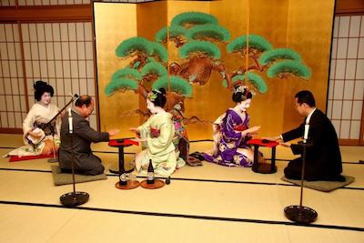 How to reserve a geisha dinner show