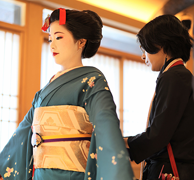 dress up as a geisha