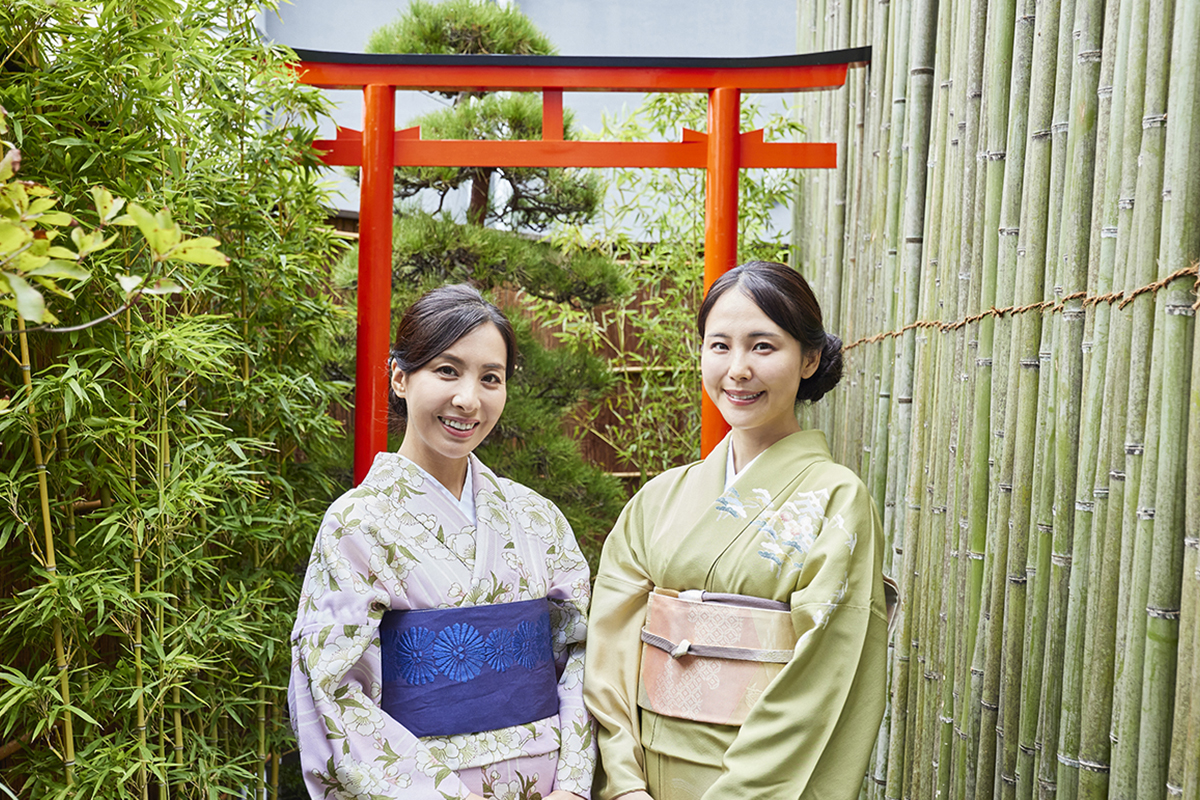 Buying Japanese Kimono - Tea Ceremony Japan Experiences MAIKOYA