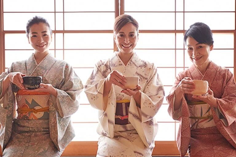 Tea ceremony with Maiko,Geisha,Geiko in Osaka