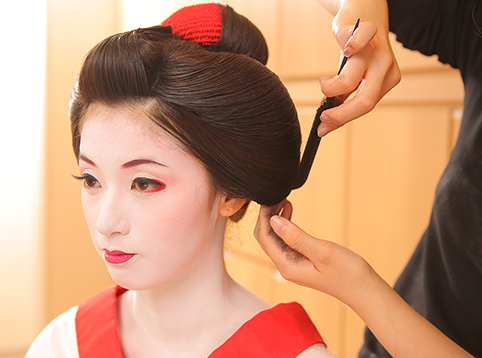 Geisha Makeover experience in Gion