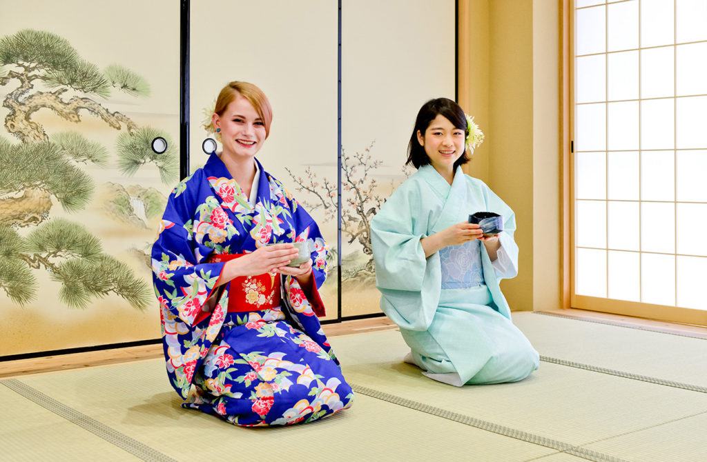 Tea Ceremony and Kimono Experience Osaka