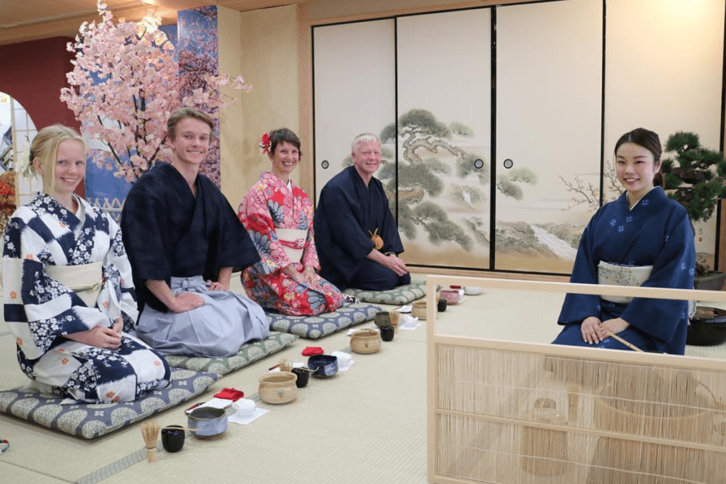 京都和服茶道體驗- Tea Ceremony Japan Experiences MAIKOYA