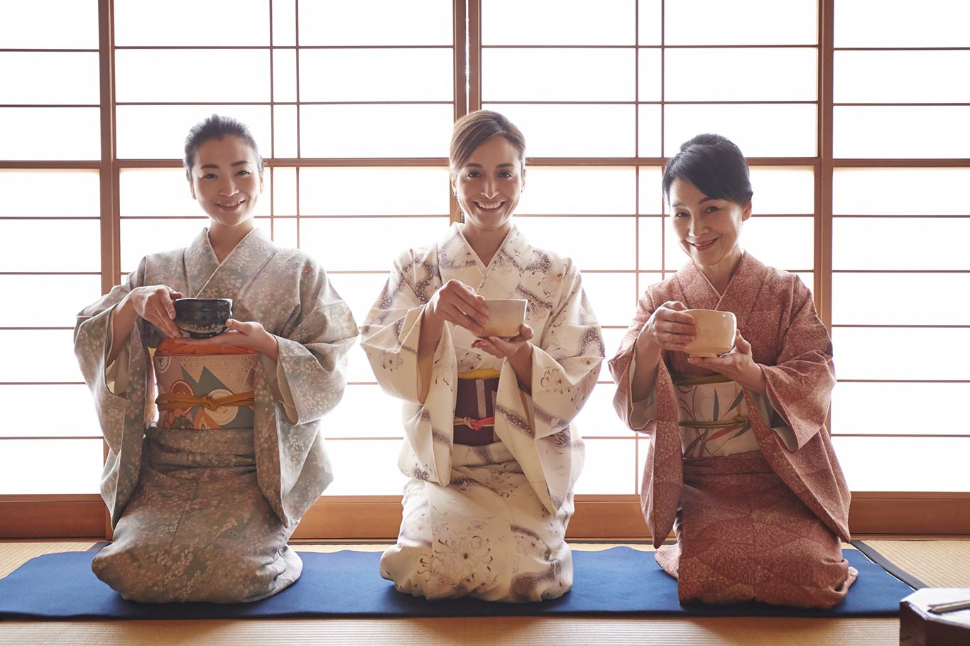Tapasztalja meg a tea-ünnepséget Osaka egyik kimonójával