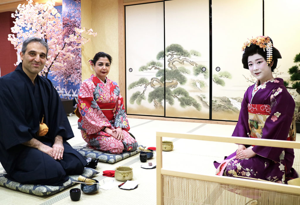 Te ceremoni Geisha och Maiko i Kyoto