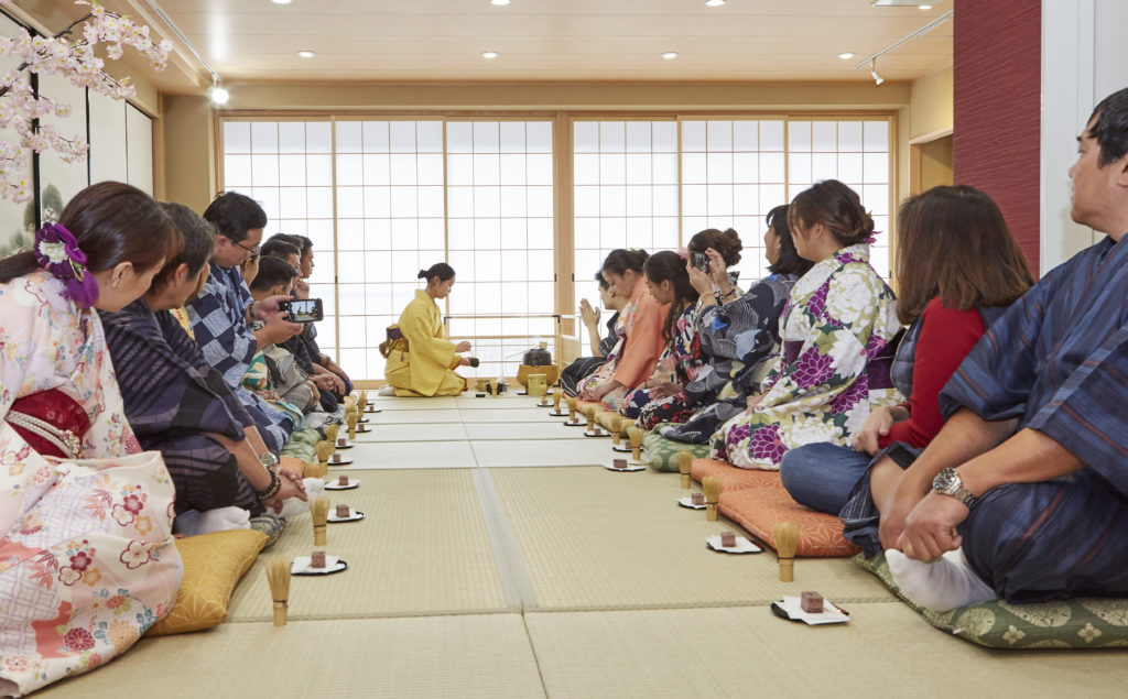 Traditional Tea Ceremony Wearing A Kimono In Kyoto MAIKOYA