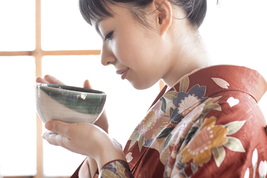 The Elegant World of Japanese Etiquette. Part 2. Table Manners for