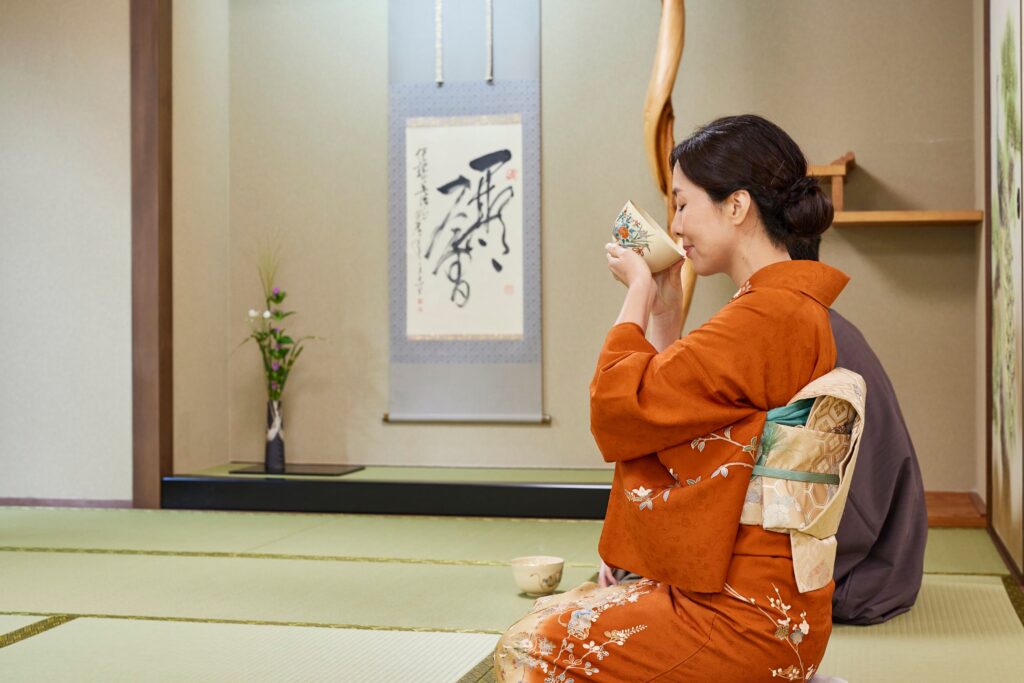 PRIVATE Kimono Tea Ceremony in Tokyo (Includes Free Kimono Rental)