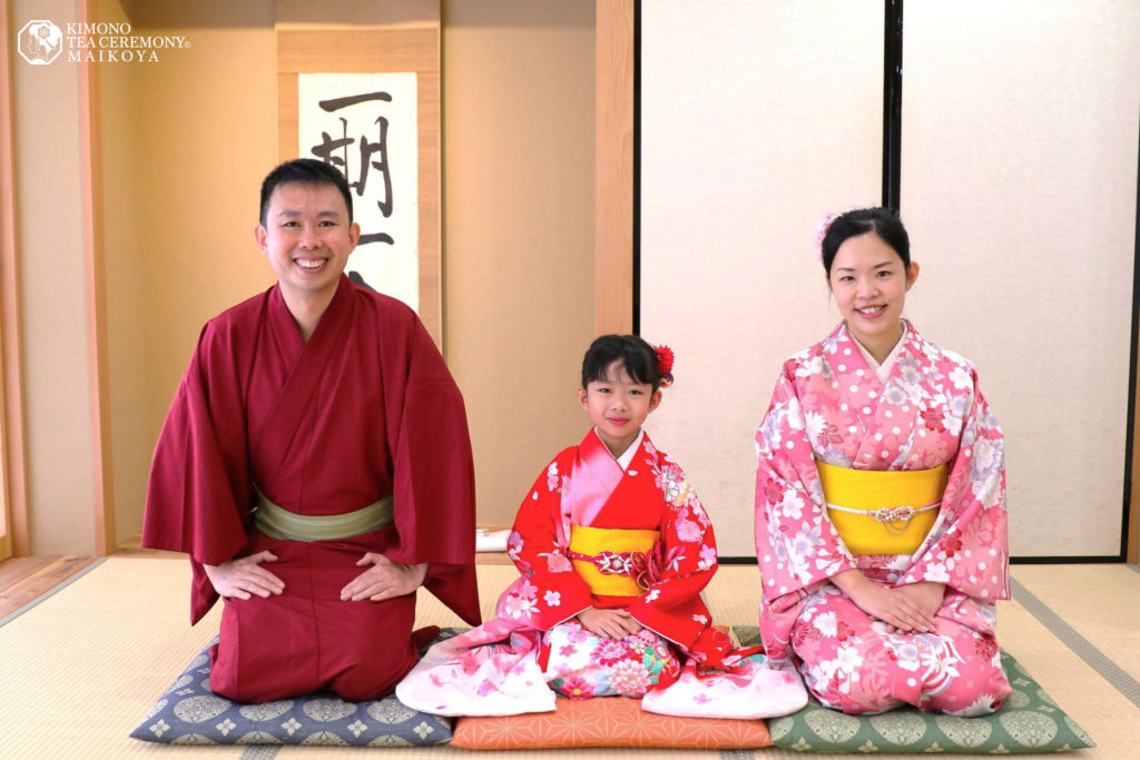 Tea Ceremony and Kimono for Kids and Families in Osaka