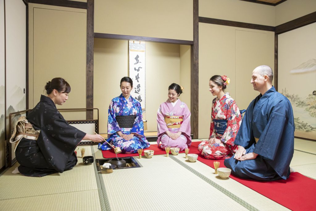 DELICIOUS JAPANESE IN KIMONO