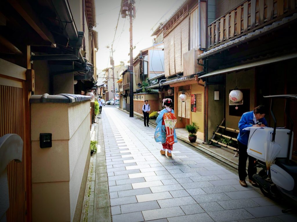 Geisha walking in Miyagawacho