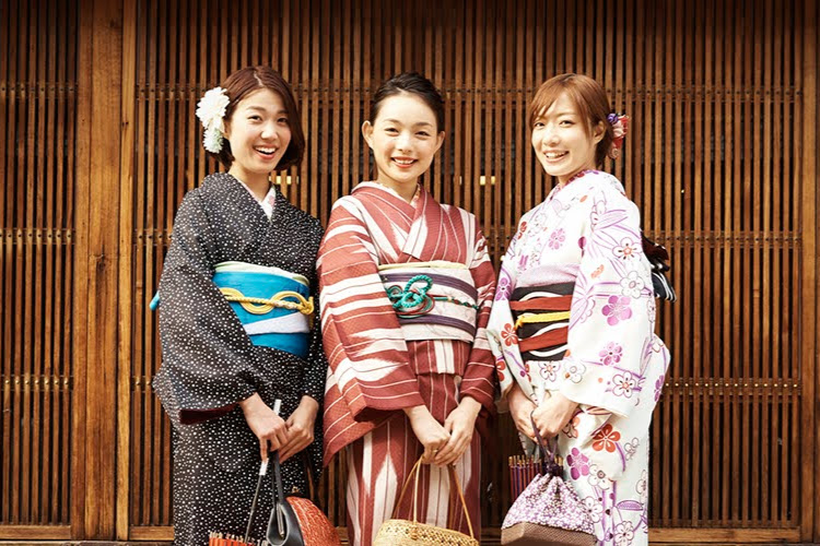 Kimono & Self Photo Shooting in Kyoto