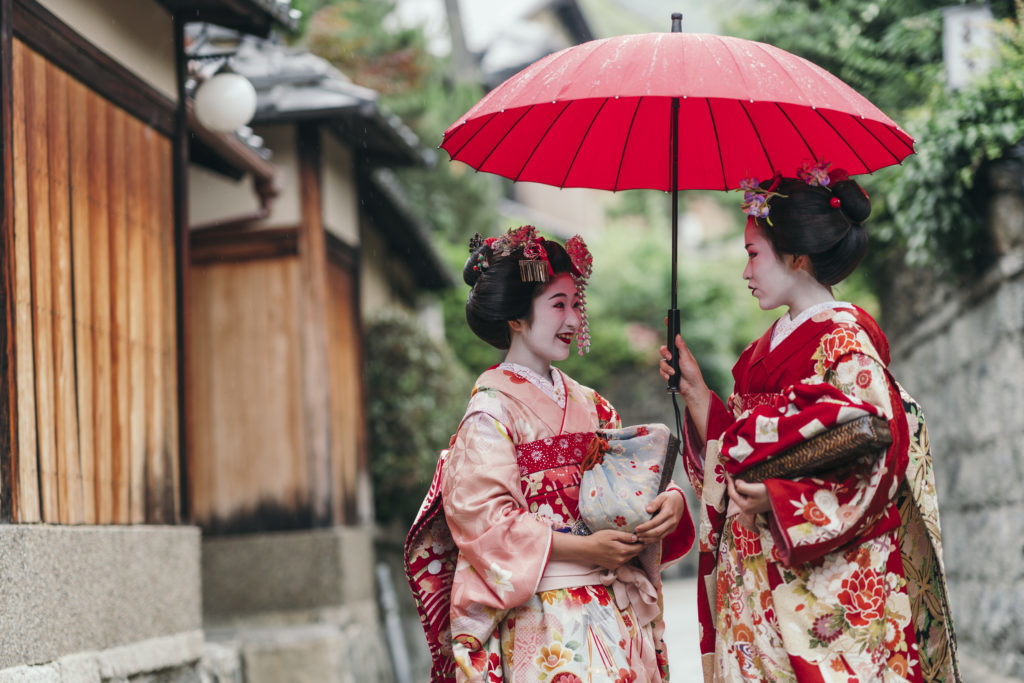 differences between hangyoku maiko and geisha