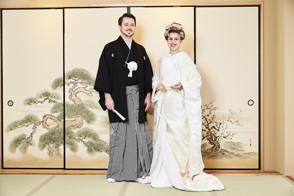 Honeymoon in Osaka Japanese Wedding Dress and Photo Shoot